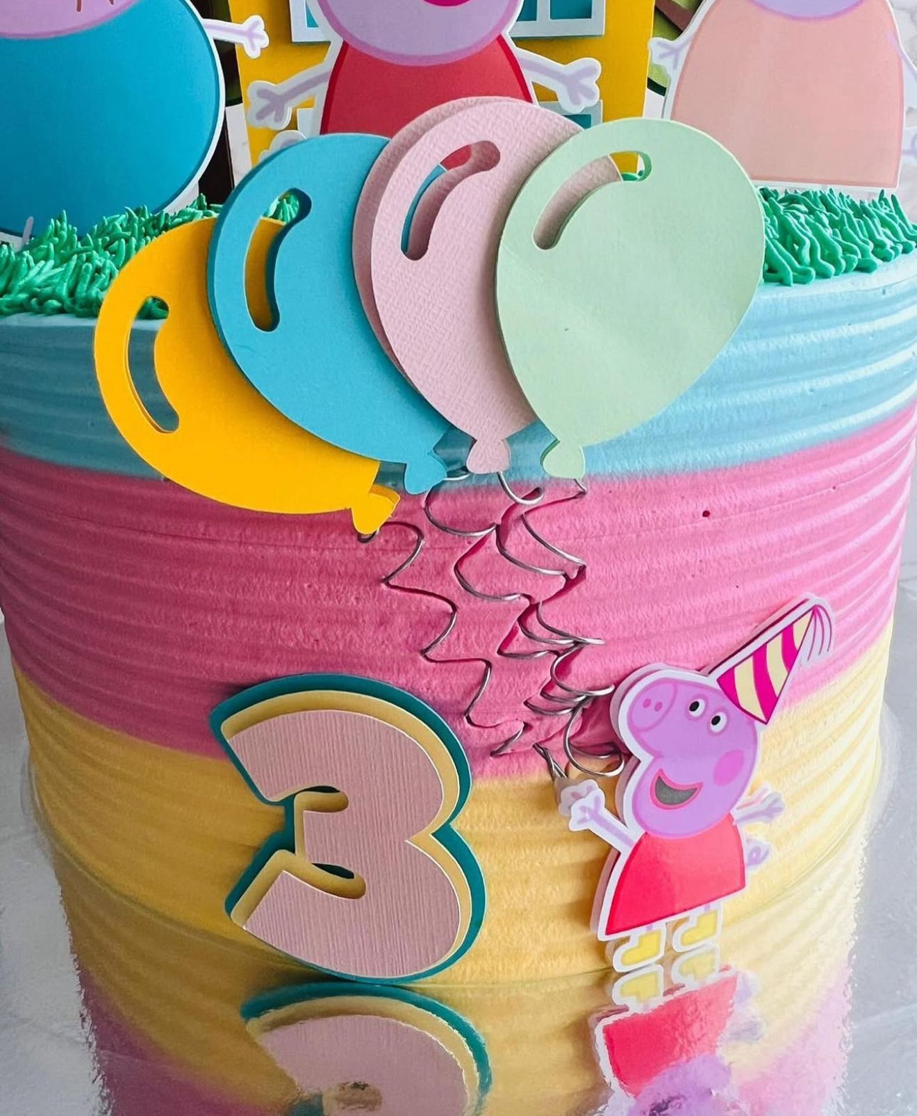Peppa Pig Cake Topper | Peppa Pig Cake Ideas | Peppa Pig Party | Peppa Pig Birthday | Peppa Pig Party Ideas | Peppa Pig Family Cake Topper